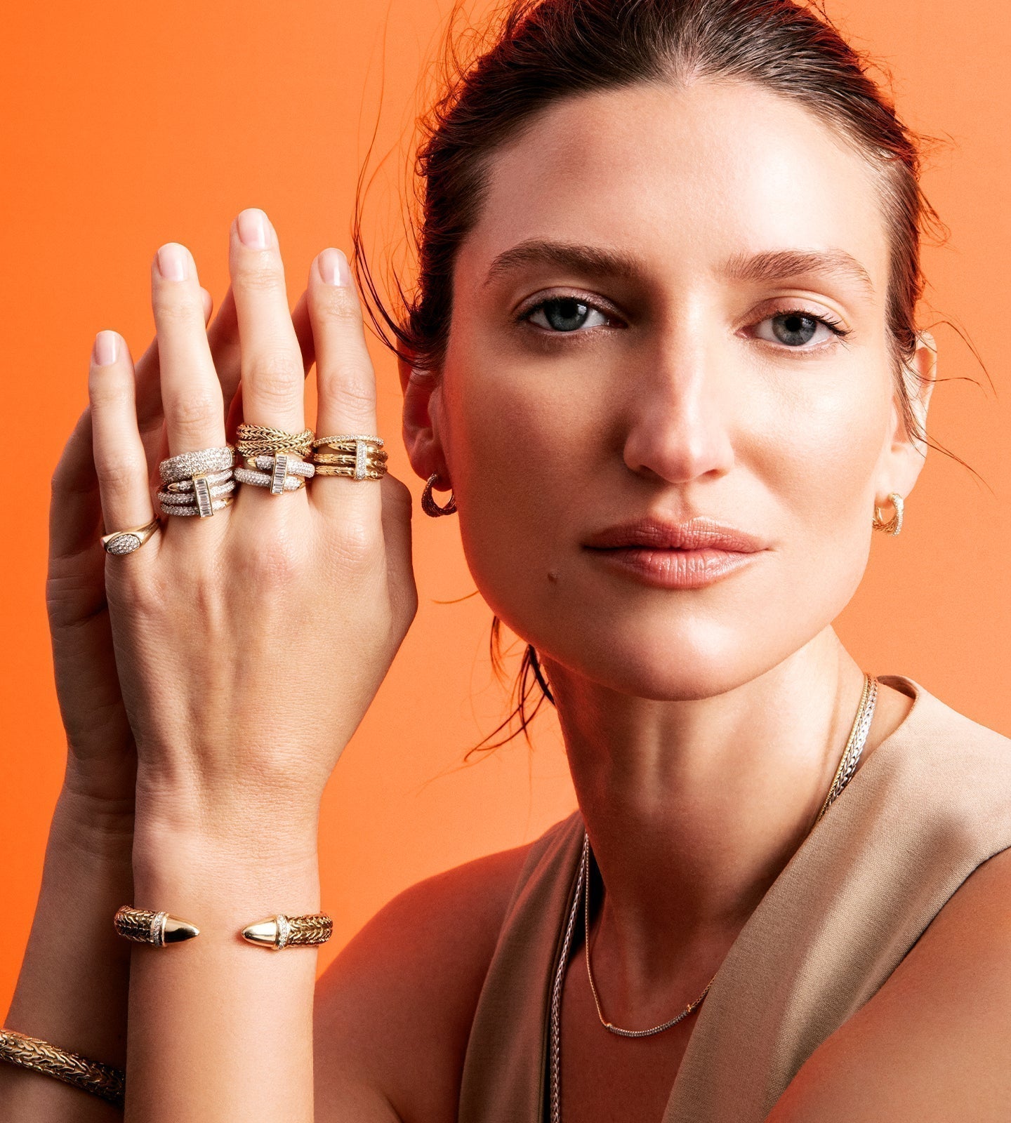 Trendy NYC Jewelry Ideas: Street-Style Jewelry Trends from New York 10 Multiple rings styled for everyday NYC fashion.